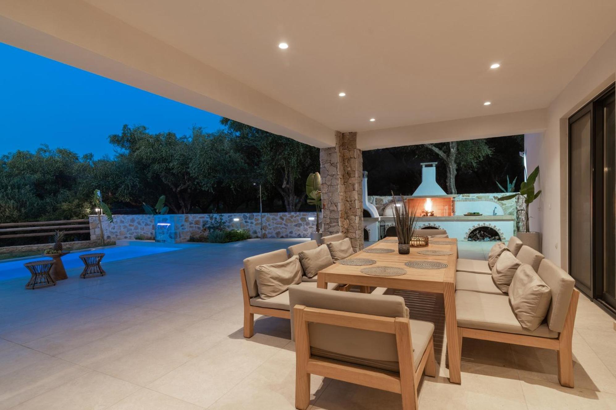 Queen Of Zakynthos Luxury Amoudi